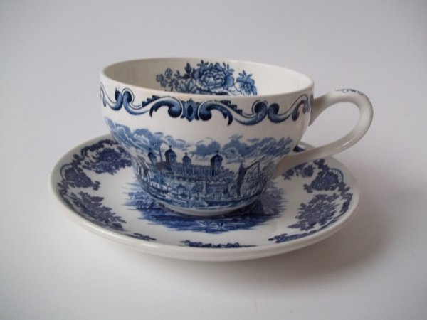 Milchkaffeetasse "Royal Homes of Britain" Blau 1b