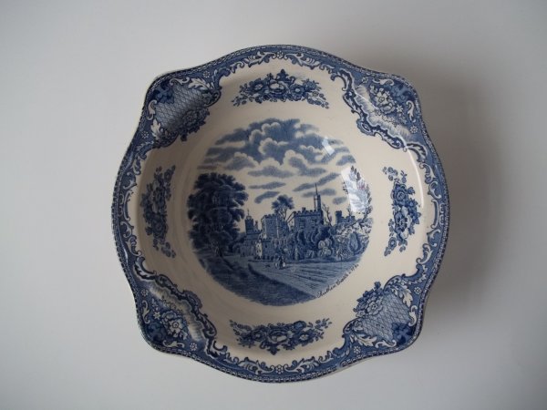 Schüssel "Old Britain Castles" Blau