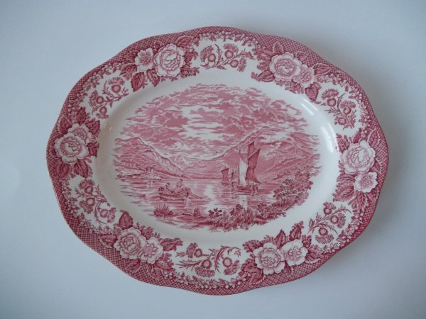 Platte oval gross "Lochs of Scotland" Rot