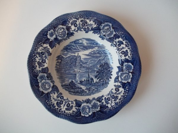 Suppenteller "Lochs of Scotland" Blau