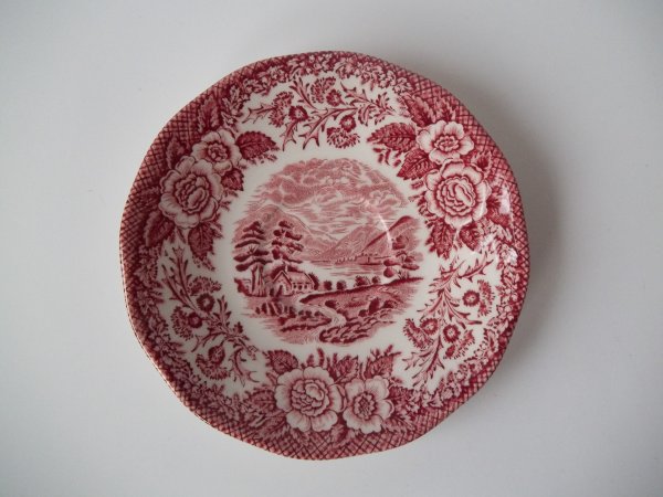 Untertasse "Lochs of Scotland" Rot