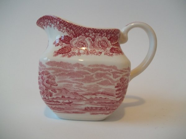 Milchkännchen "Lochs of Scotland" Rot