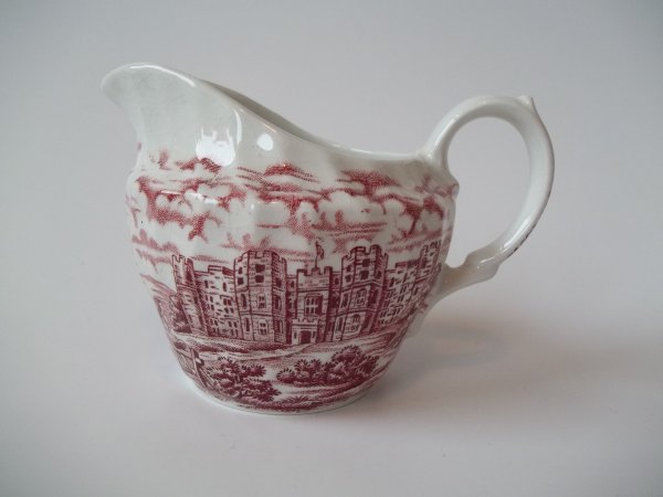 Milchkännchen "Olde Country Castles" Rot